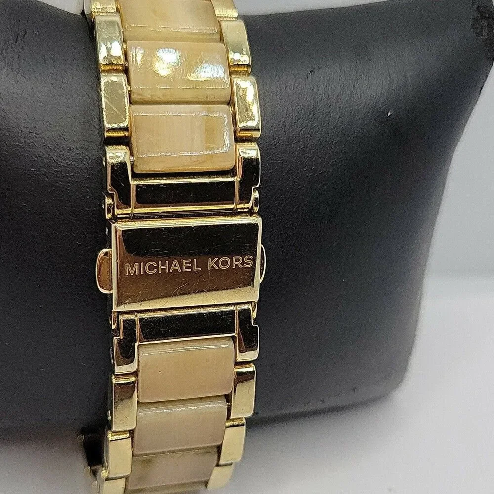 Michael Kors Parker MK5632 Womens Stainless Steel Analog Dial Quartz Watch AM526